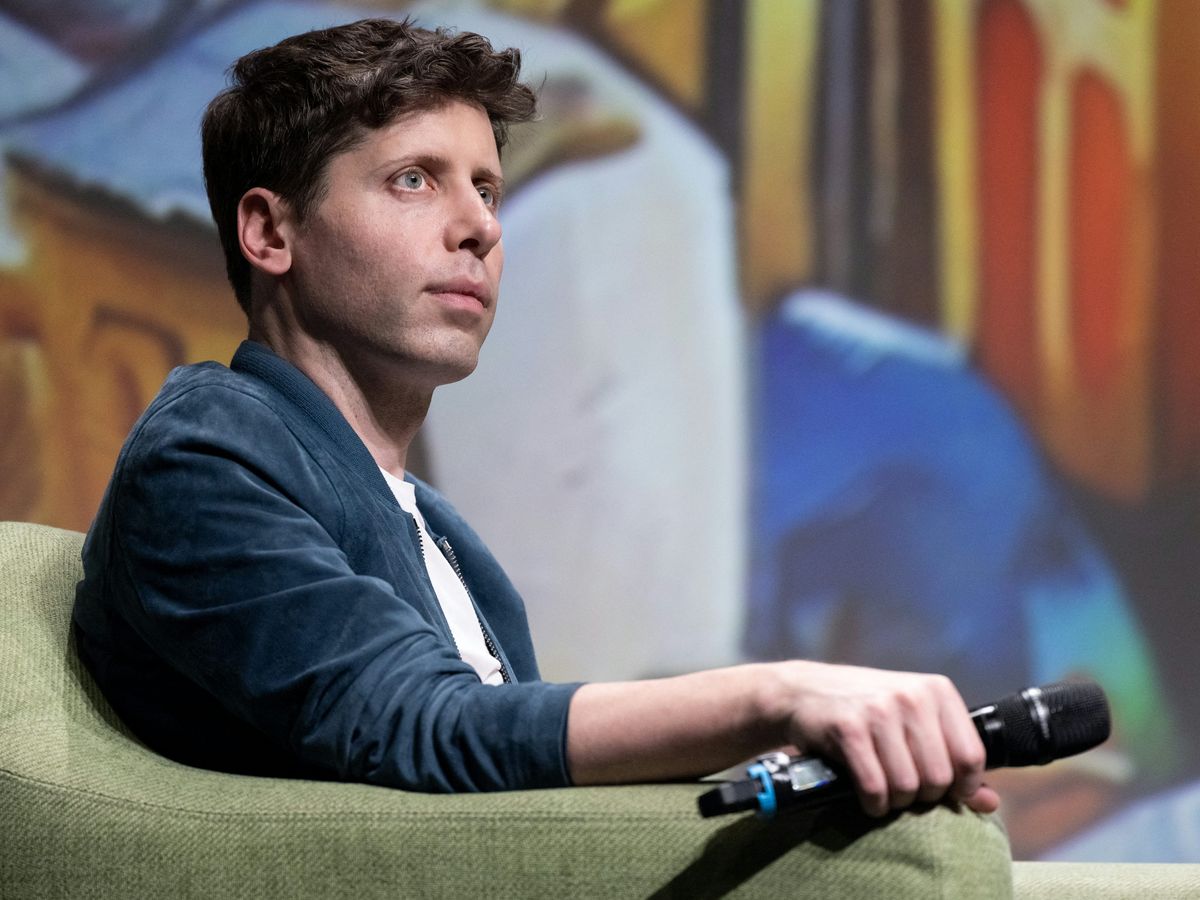 Microsoft annonce embaucher l'ancien patron d'OpenAI Sam Altman